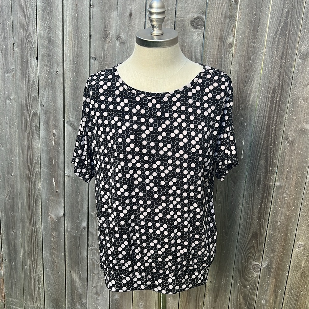 🎯Chico's polka dots short sleeves scoop neck women blouse Size 1